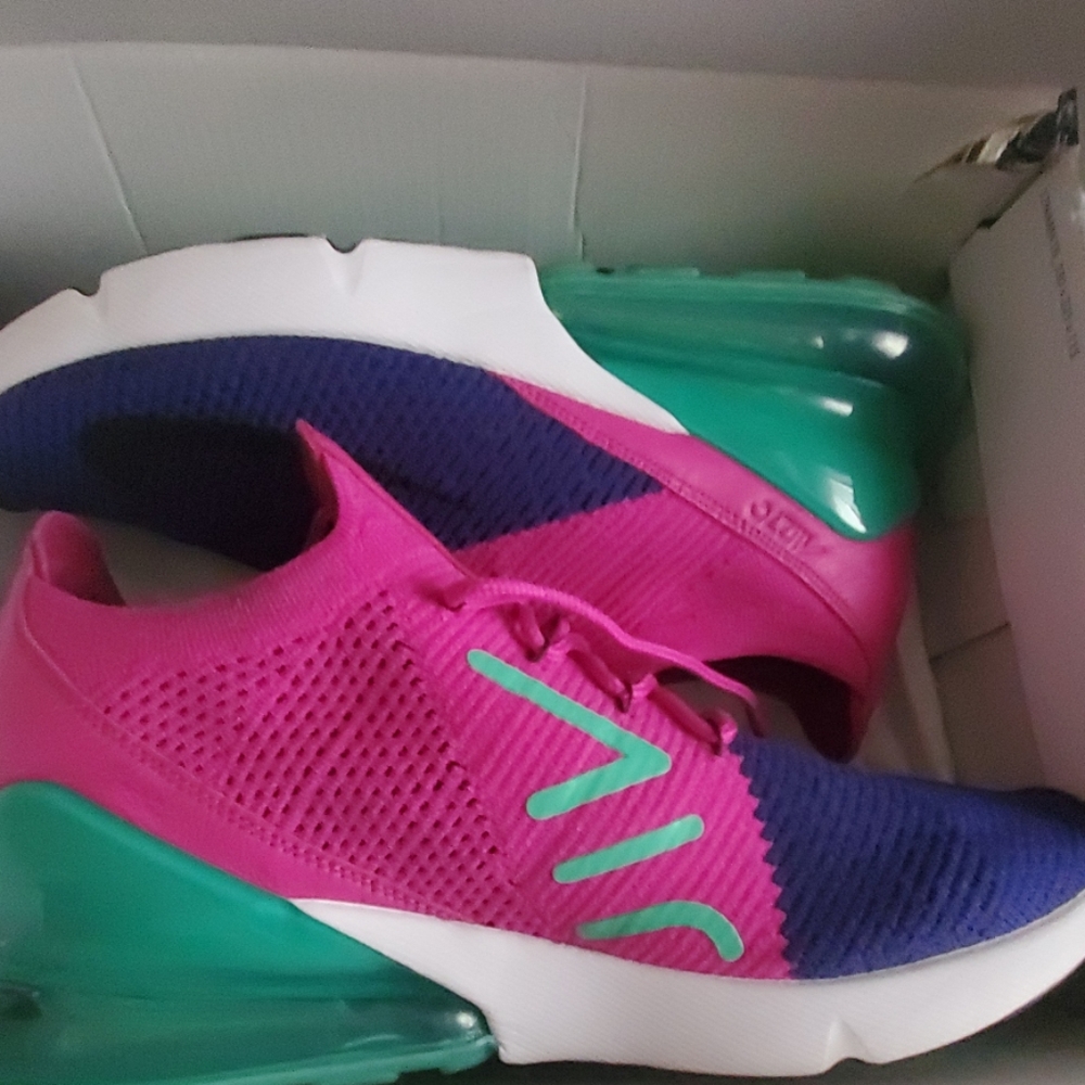 Mens Nike 270 sneakers